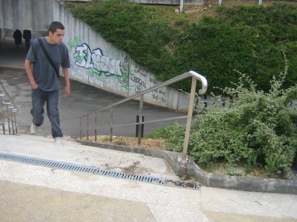 spgm-1.4.7/gal/Galeries/spots/street/86/chasseneuil/Handrail Futuroscope 02.jpg
